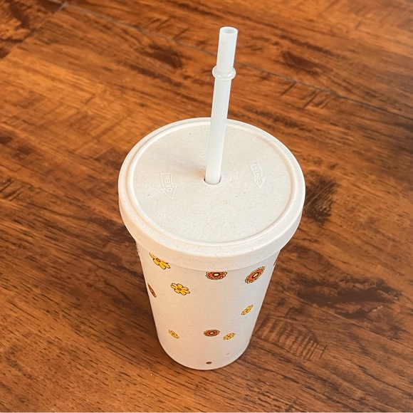 NWOT winnie the pooh floral drinking travel cup with straw - Picture 6 of 6